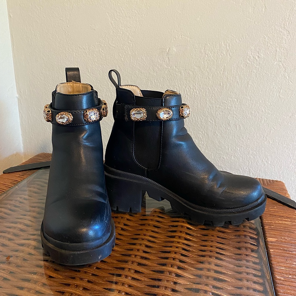 Size 6.5 Steve Madden Amulet Combat Ankle Boots - used